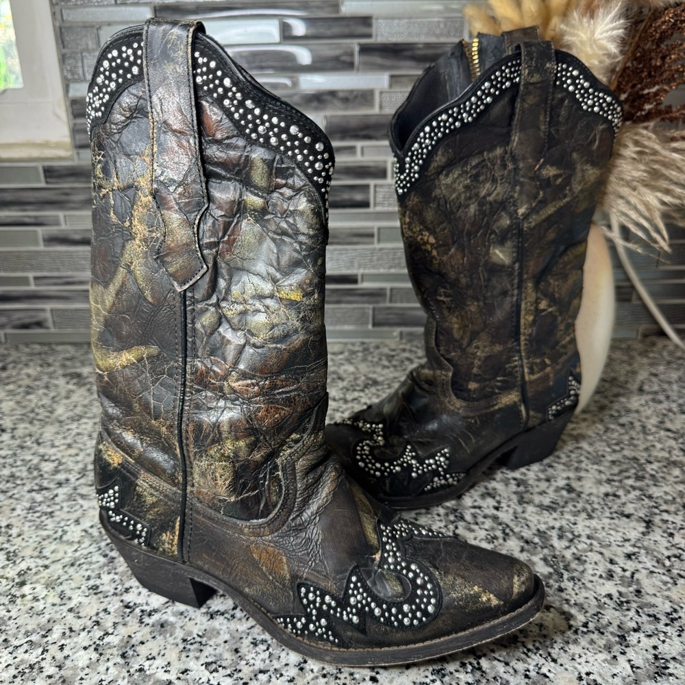 Laredo Don't Be Shy Leather Western Boots Studded Accents 52307 Size 8.5